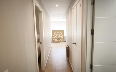 Beautiful, fully refurbished apartment with spacious terraces.